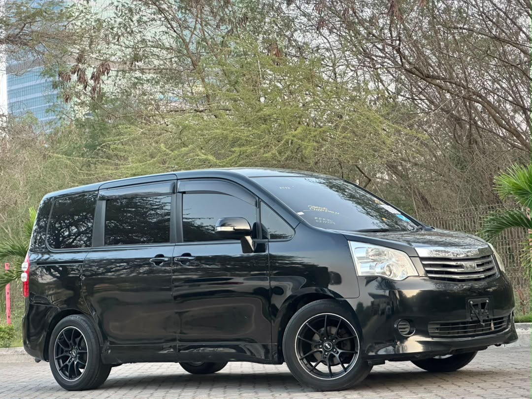 Toyota Noah new